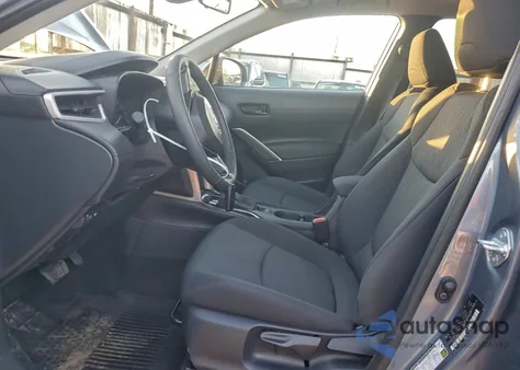 2025 Toyota Corolla Cross Le z USA, uszkodzony, nr VIN 7MUCAAAG1SV150278